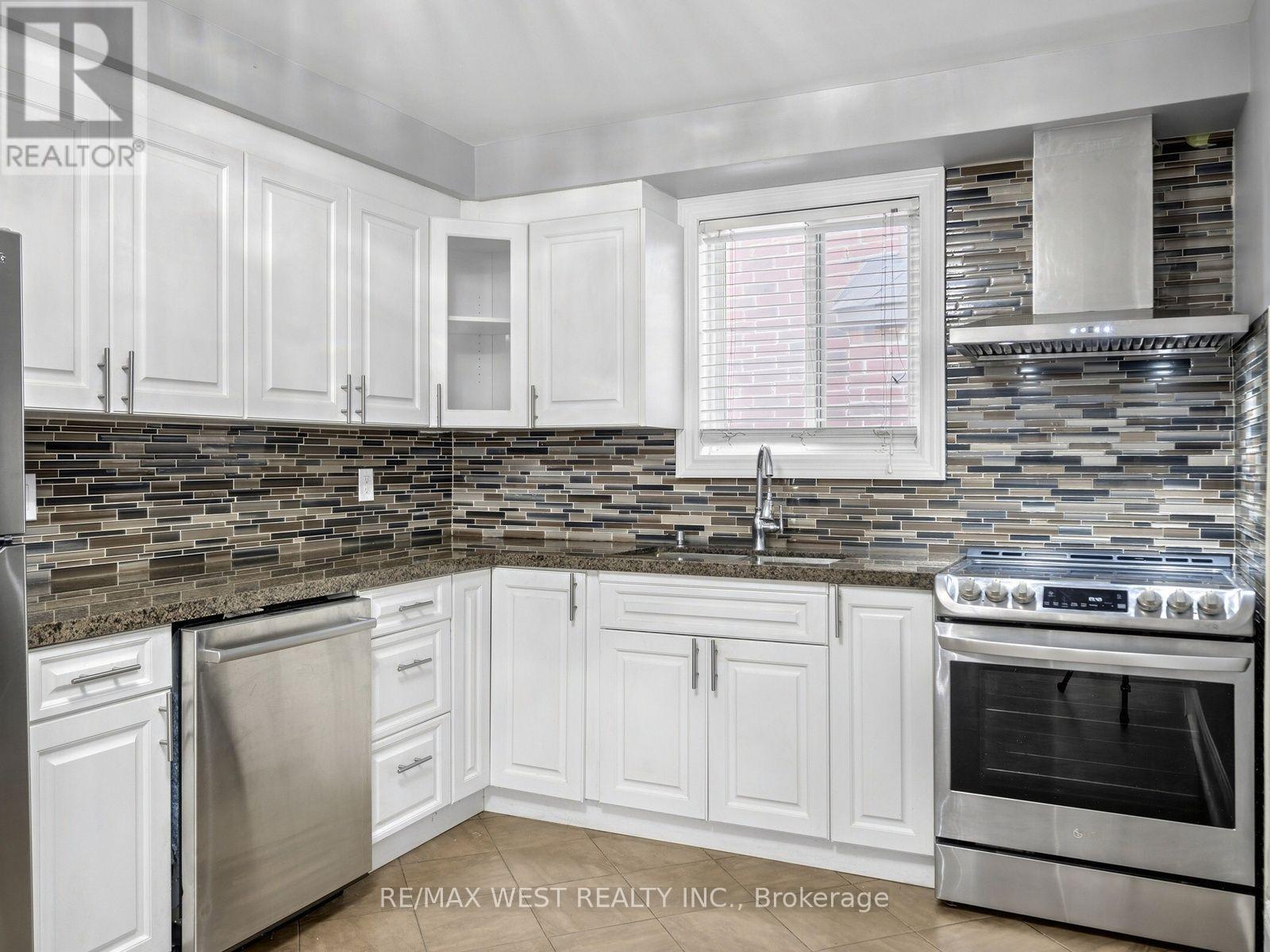 49 Dynevor Road, Toronto, Ontario  M6E 3W7 - Photo 12 - W14117722