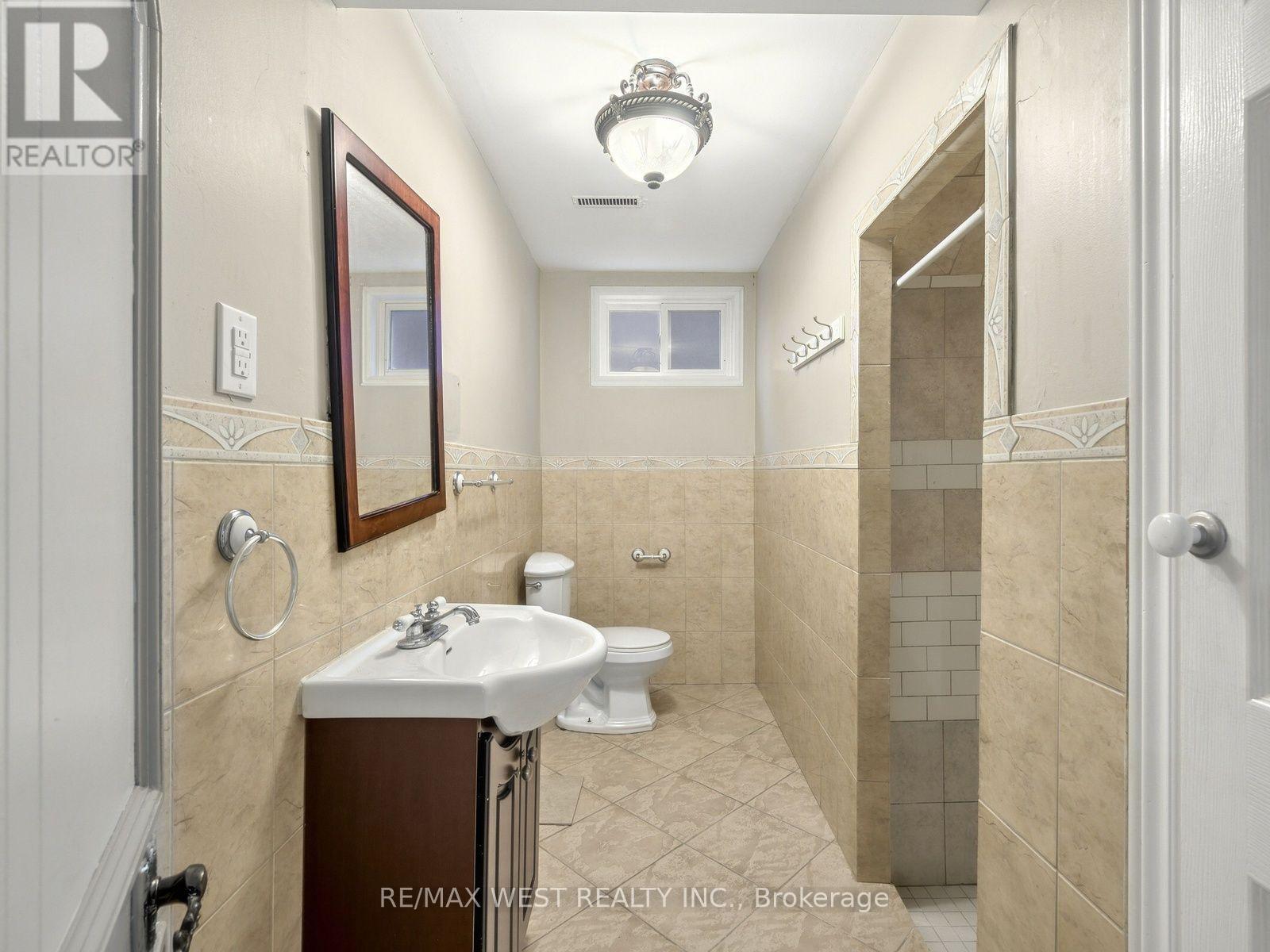 49 Dynevor Road, Toronto, Ontario  M6E 3W7 - Photo 23 - W14117722