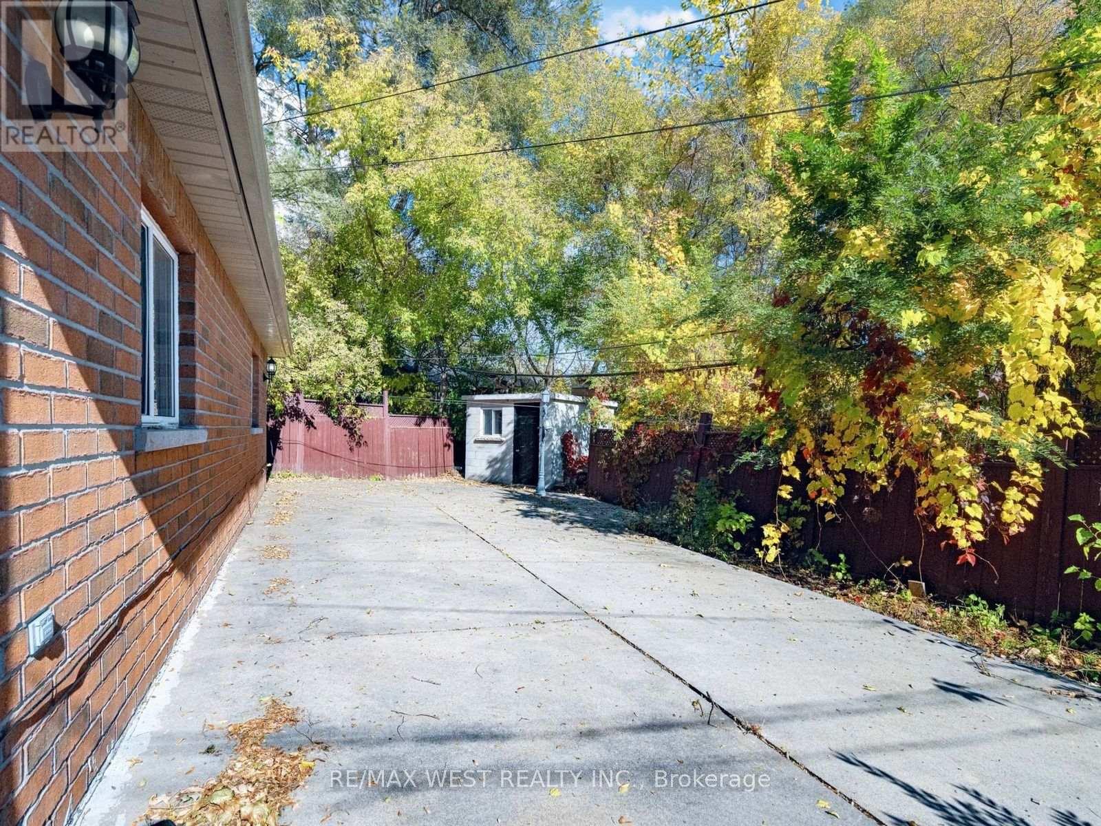 49 Dynevor Road, Toronto, Ontario  M6E 3W7 - Photo 35 - W14117722