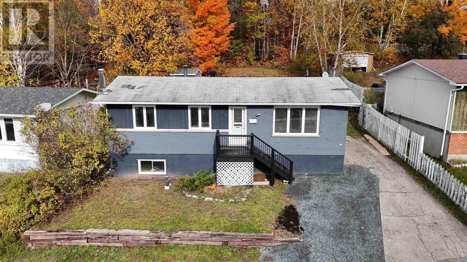 130 Dieppe Ave, Elliot Lake, Ontario  P5A 1H5 - Photo 2 - SM262989