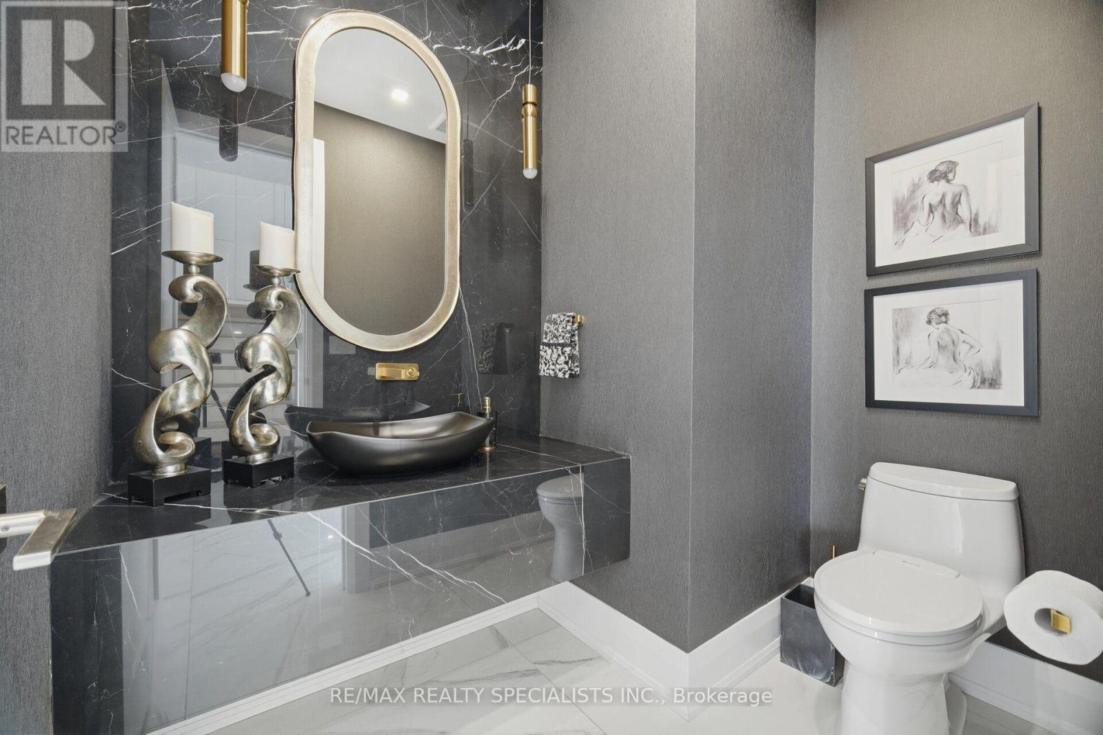 2107 Lakeshore Road W, Oakville, Ontario  L6L 1G6 - Photo 21 - W14117700