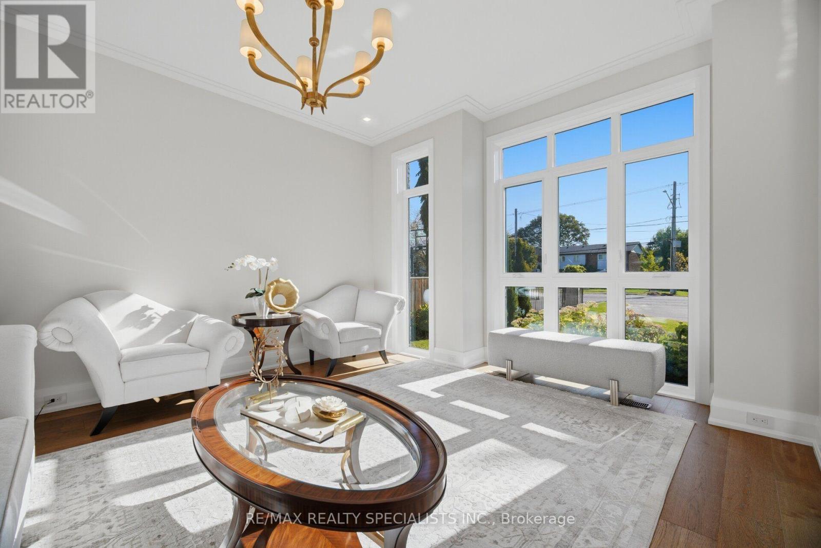 2107 Lakeshore Road W, Oakville, Ontario  L6L 1G6 - Photo 8 - W14117700