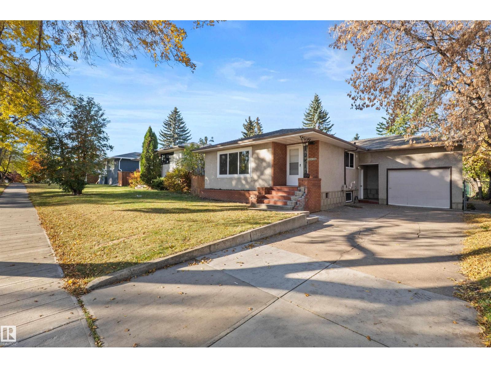 10428 64 AV NW NW, edmonton, Alberta