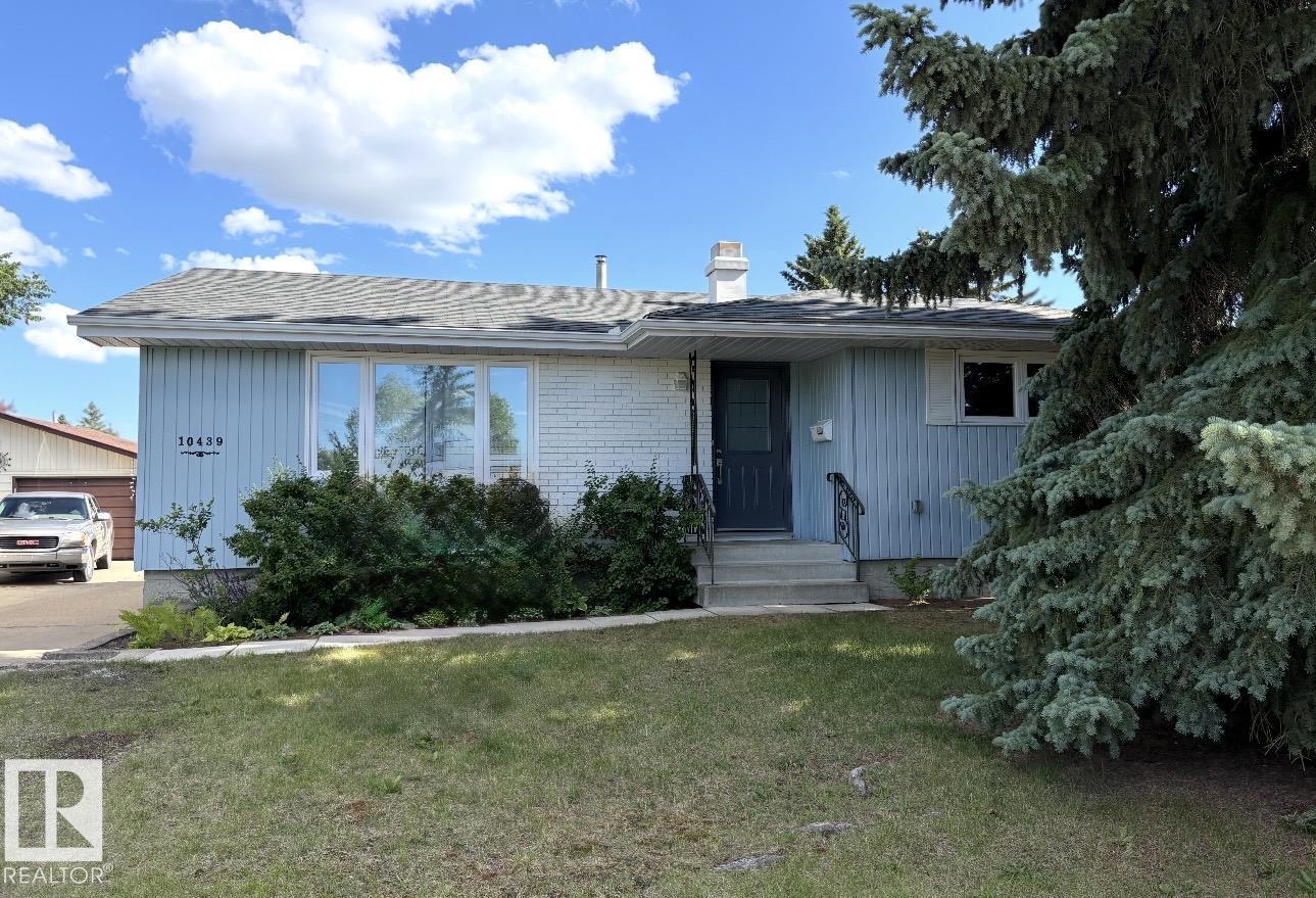 10439 37 AV NW, Edmonton, Alberta