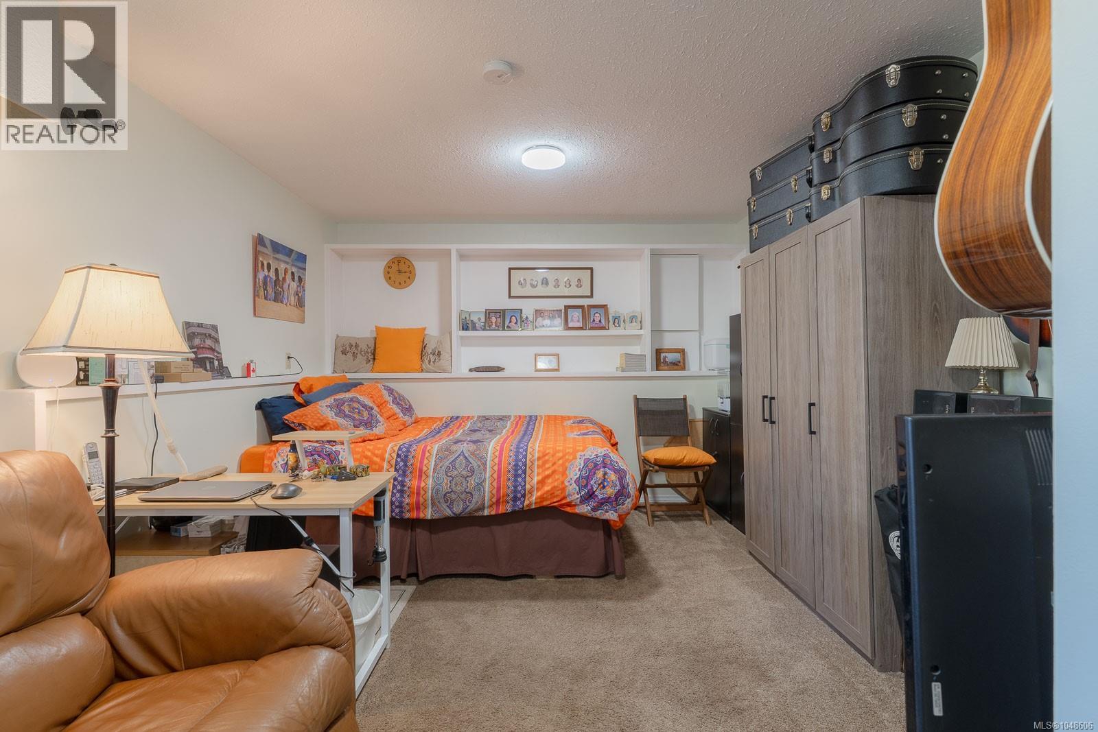 1855 Sandra Pl