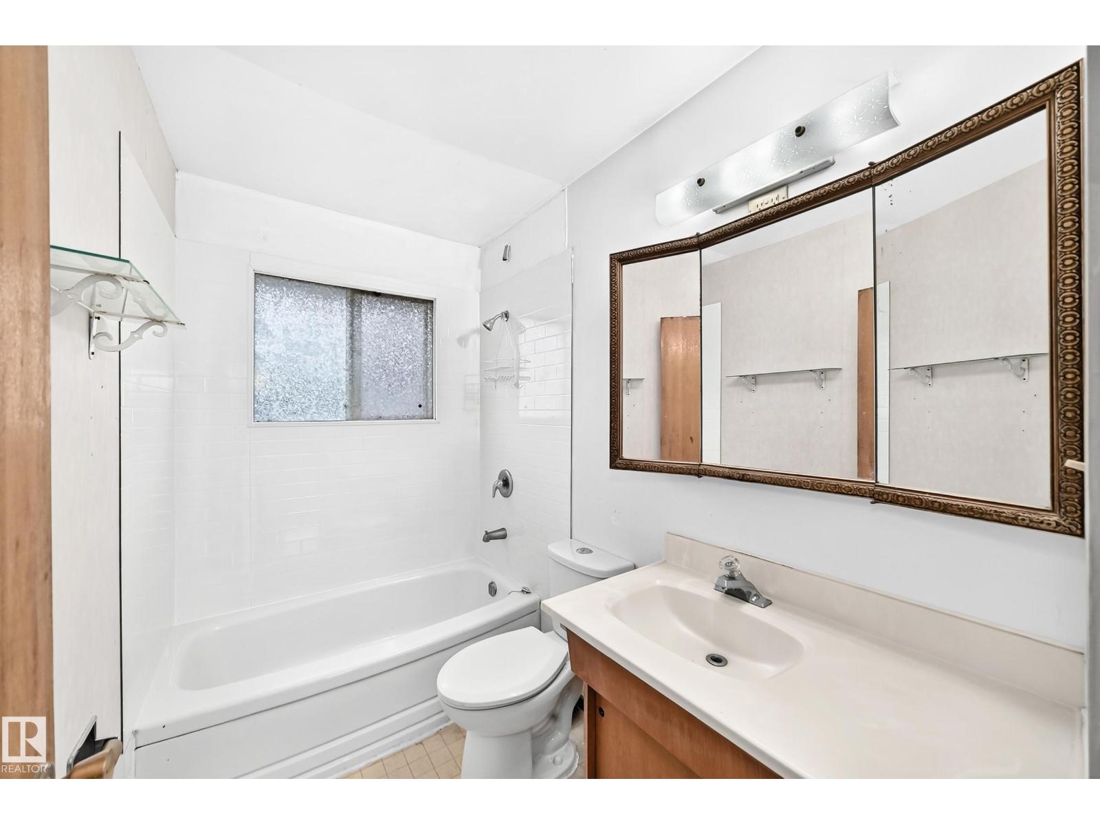 16006 87 AV NW