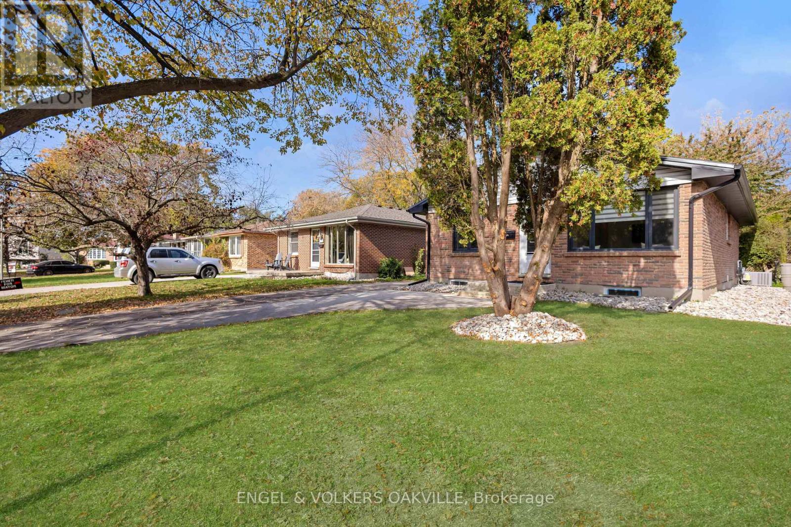 25 Hines Crescent, London South, Ontario  N6C 3A2 - Photo 4 - X14117742