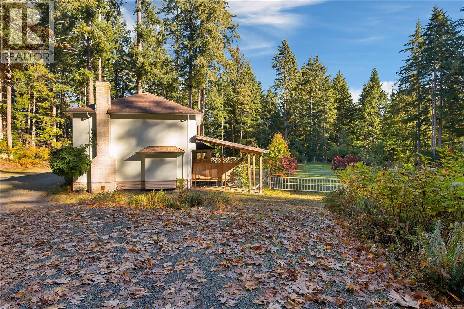 1492 Hyacinthe Bay Rd