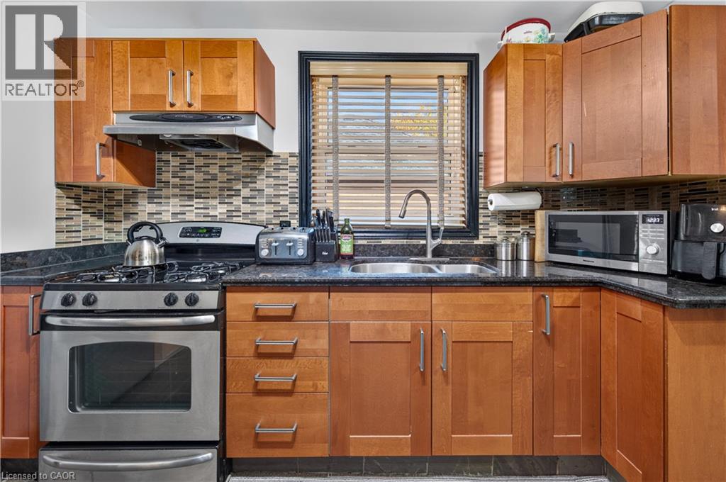 304 East 19th Street, Hamilton, Ontario  L9A 4S7 - Photo 15 - 40873703