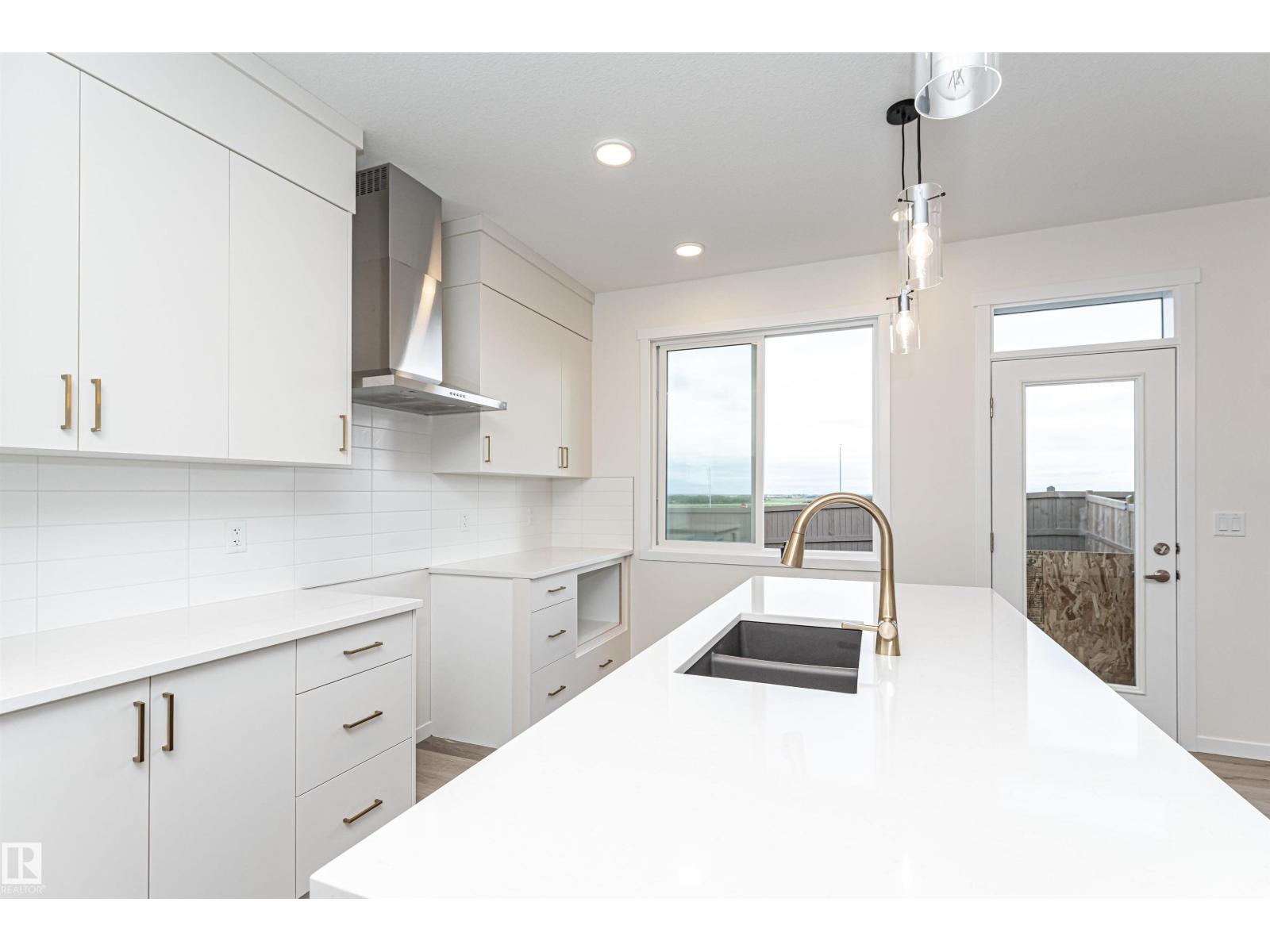 6276 180 Av NW, Edmonton, Alberta  T5Y 4L8 - Photo 5 - E4514323