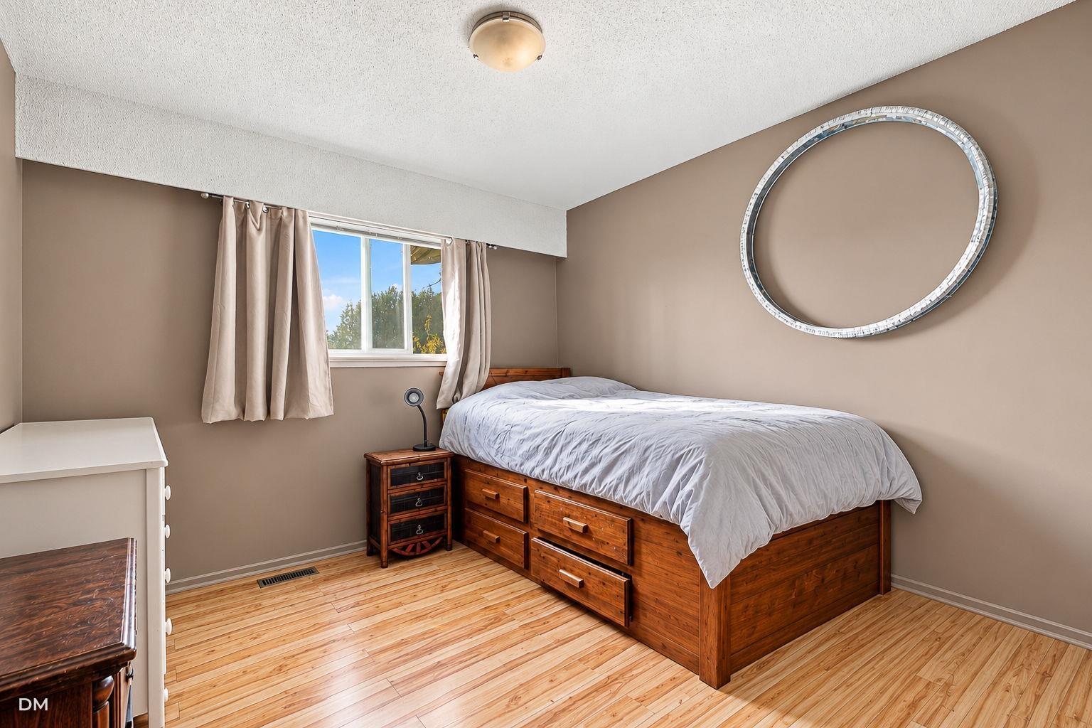 2548 SUNVALLEY CRESCENT