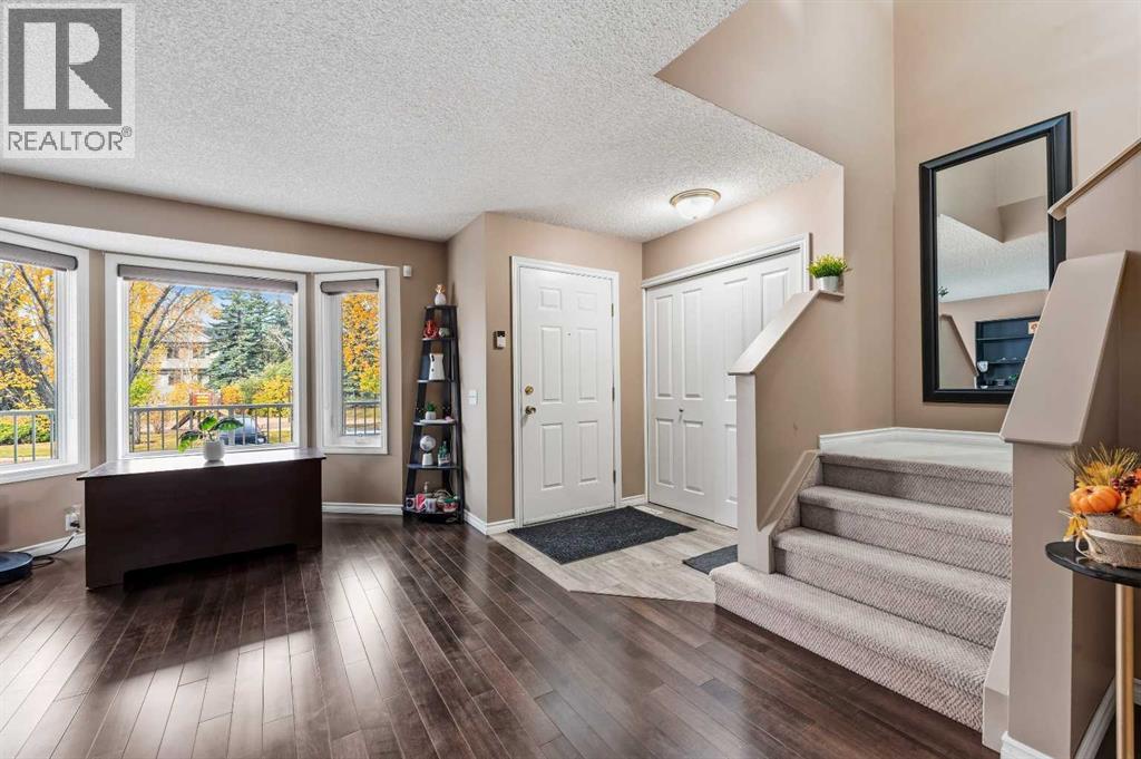 10 Martin Crossing Court NE, Calgary, Alberta T3J 3P3 - Photo 4 - A2350448