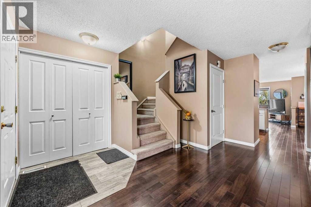 10 Martin Crossing Court NE, Calgary, Alberta T3J 3P3 - Photo 6 - A2350448