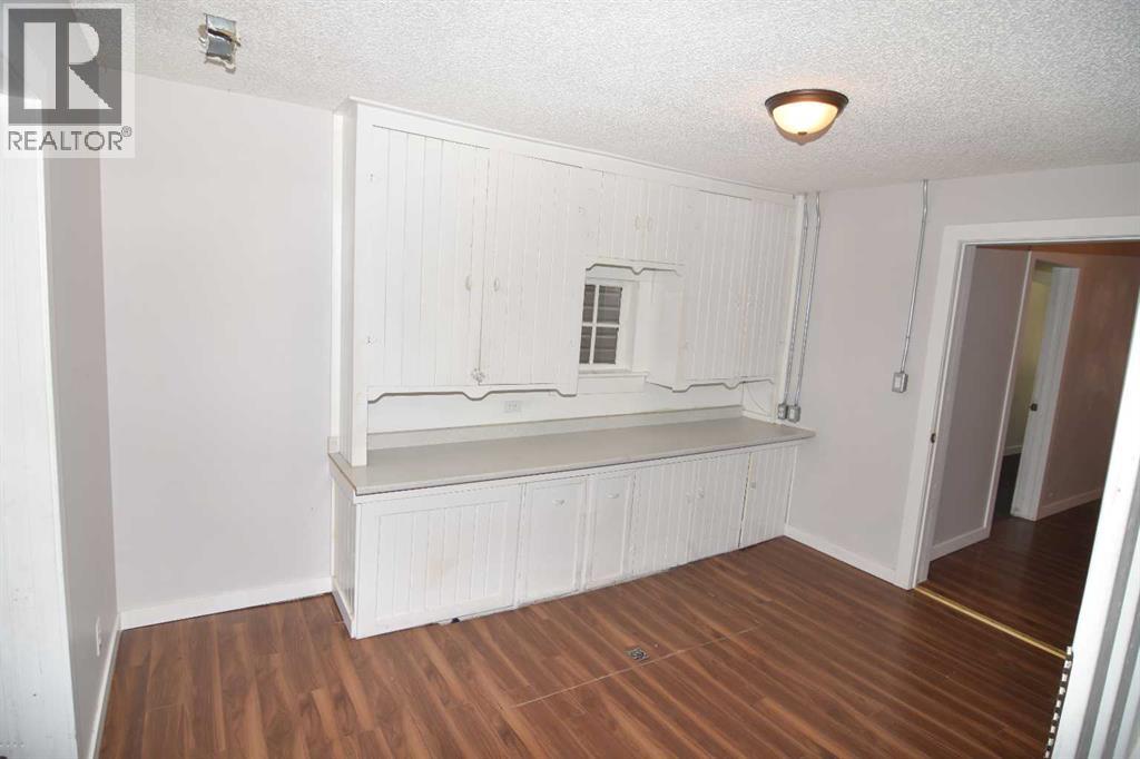 104 Railway Avenue E, Carseland, Alberta  T0J 0M0 - Photo 3 - A2354664