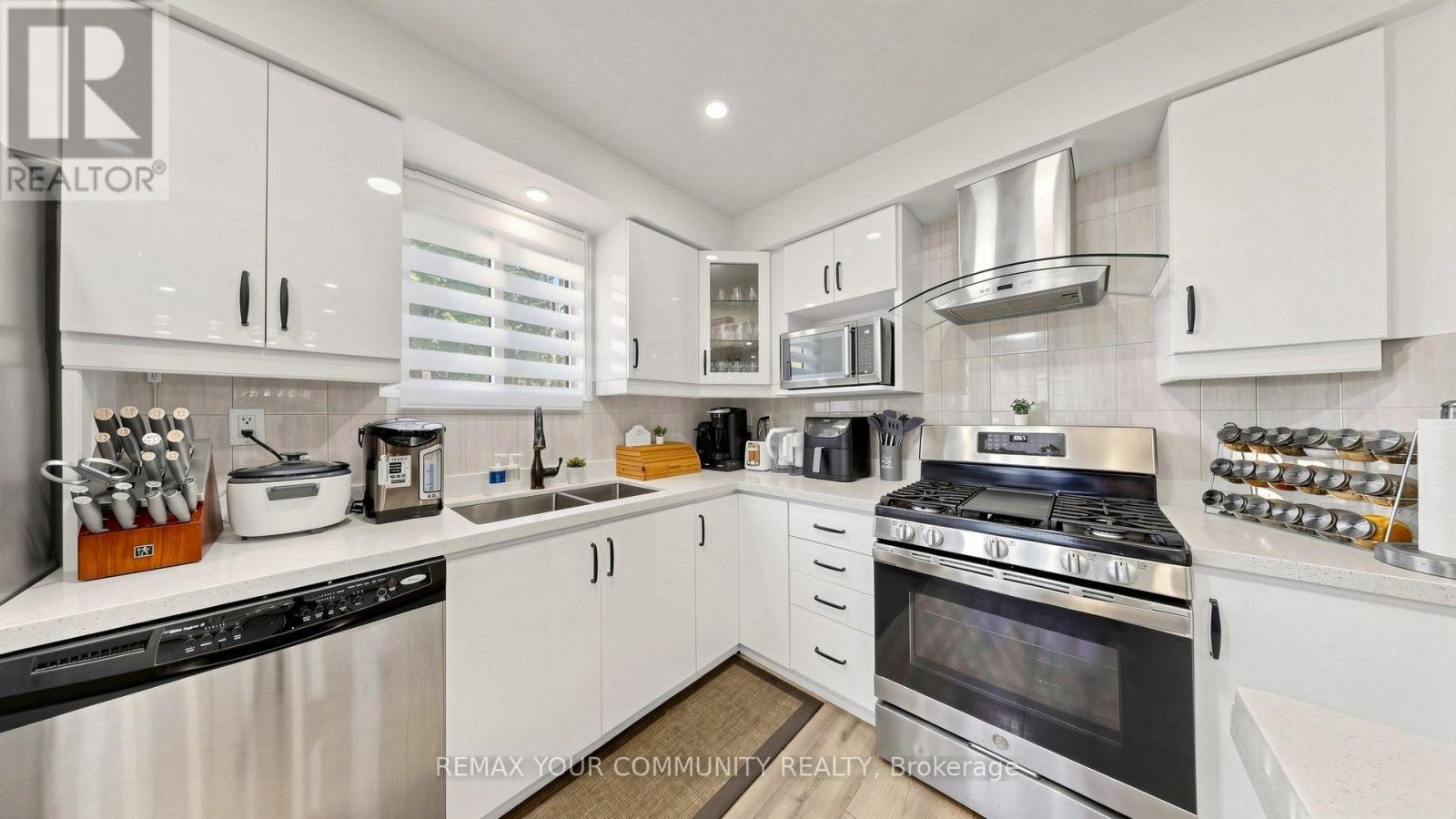 76 Deanscroft Square, Toronto, Ontario  M1E 4W9 - Photo 12 - E14117804