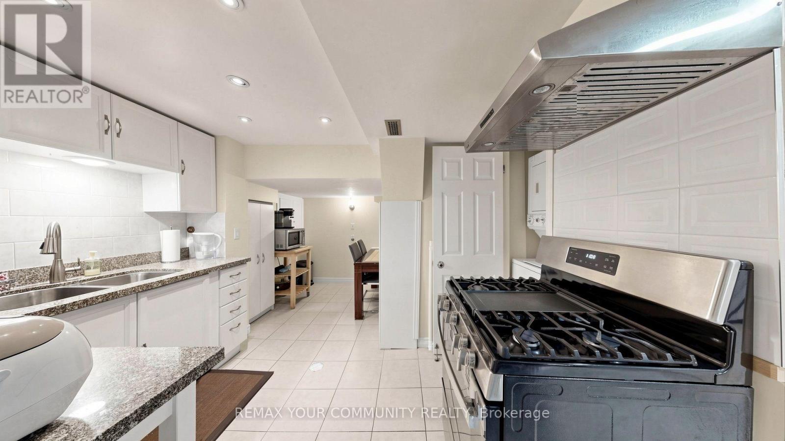 76 Deanscroft Square, Toronto, Ontario  M1E 4W9 - Photo 34 - E14117804