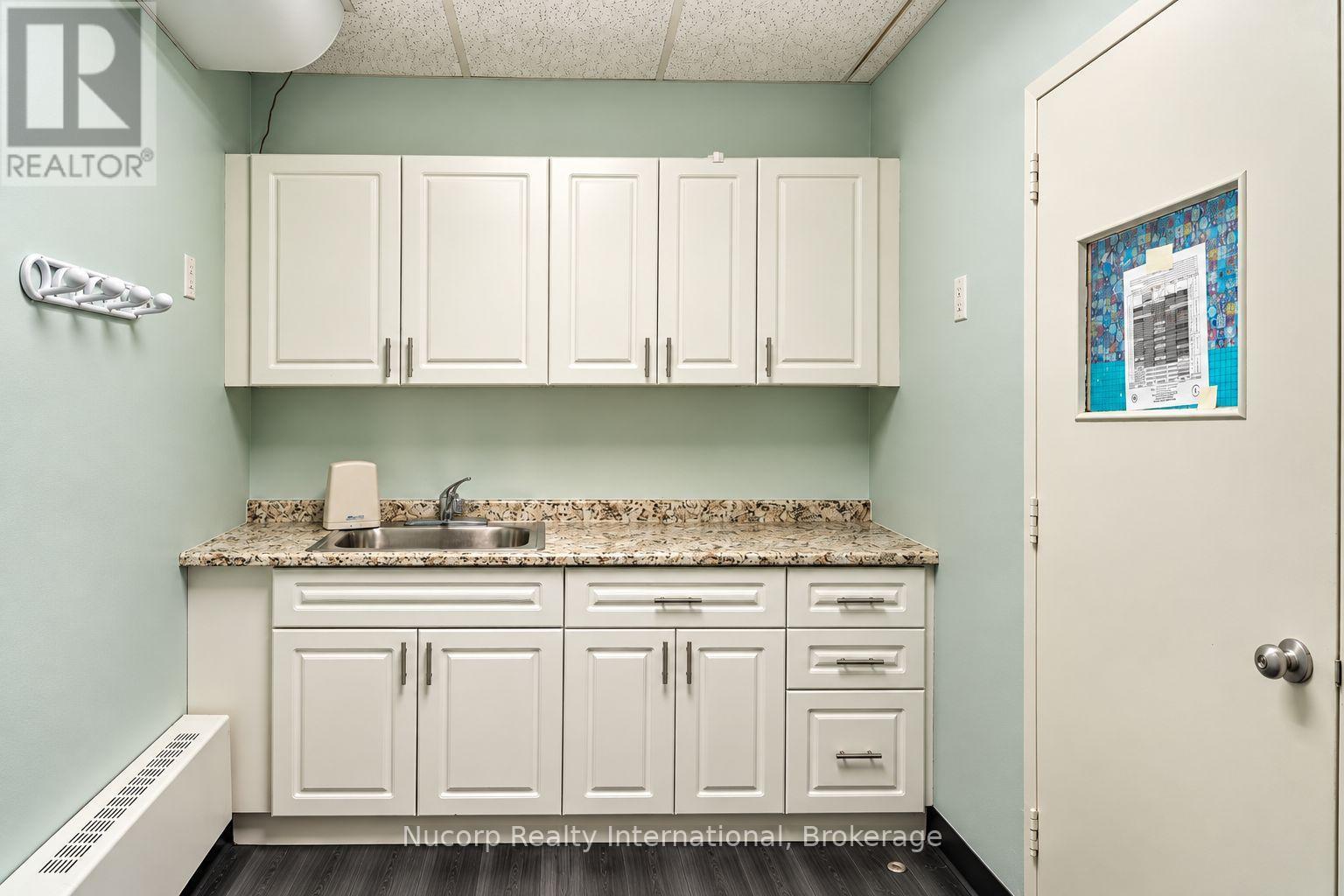303 - 2045 Dufferin Street, Toronto, Ontario  M6E 3R4 - Photo 17 - C14117938