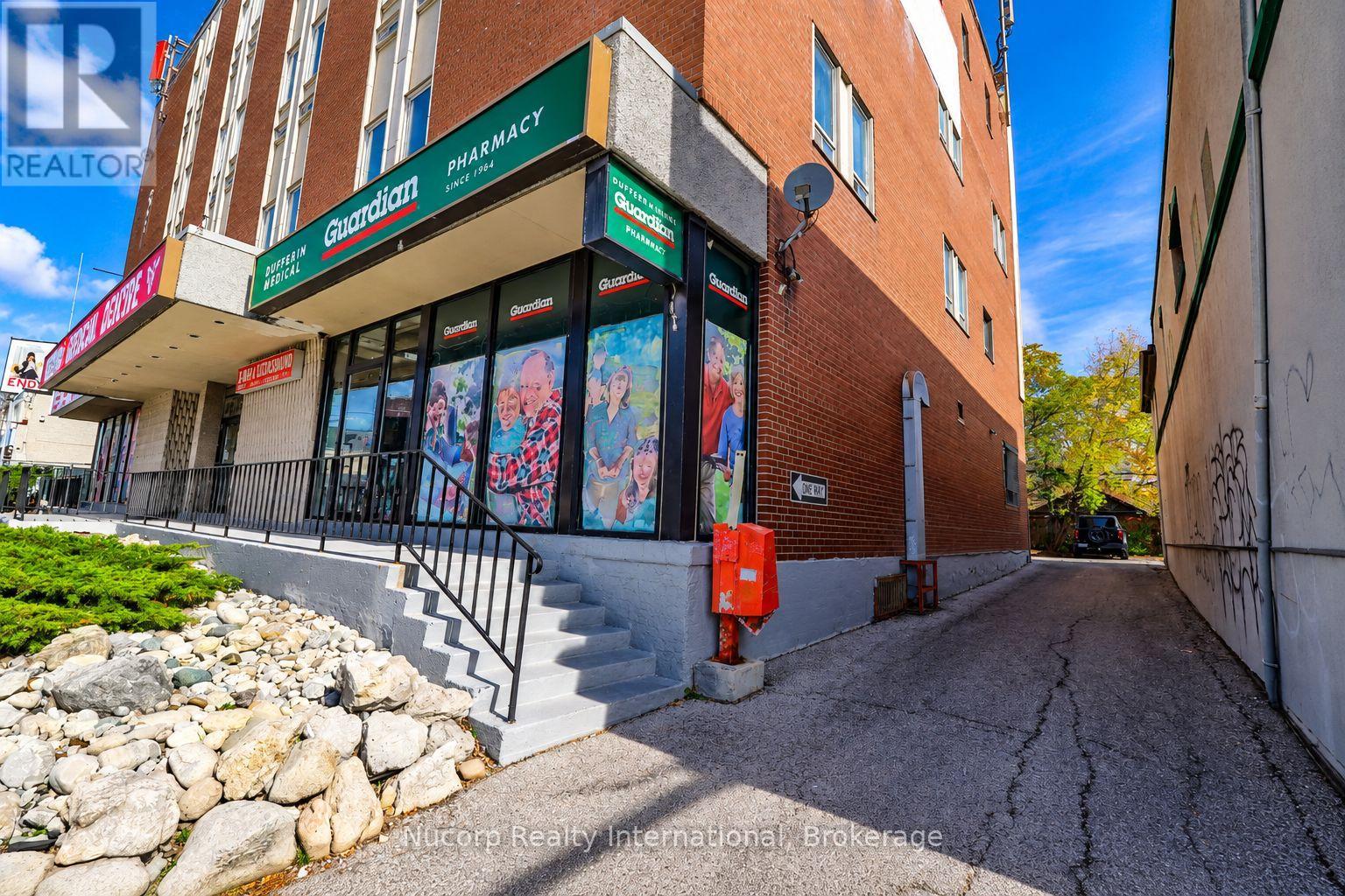 303 - 2045 Dufferin Street, Toronto, Ontario  M6E 3R4 - Photo 4 - C14117938