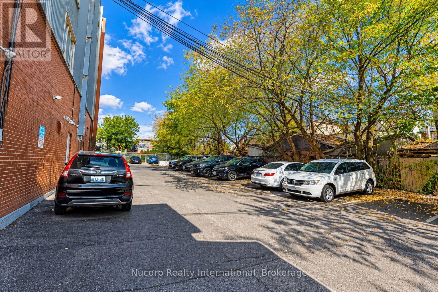 303 - 2045 Dufferin Street, Toronto, Ontario  M6E 3R4 - Photo 5 - C14117938