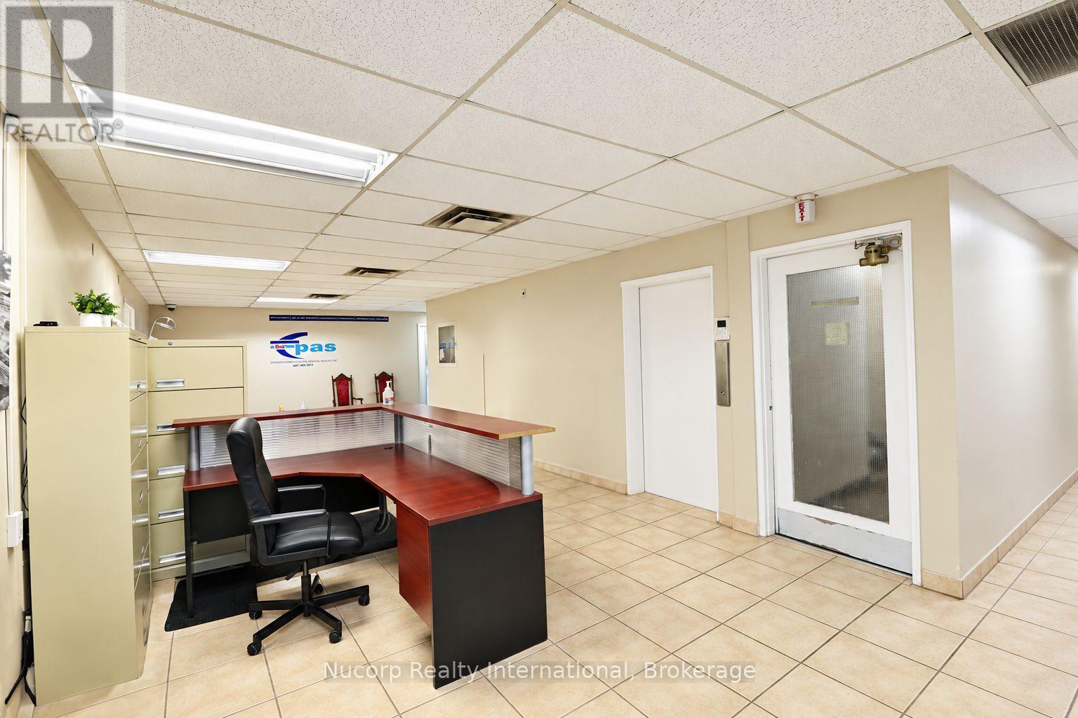 303 - 2045 Dufferin Street, Toronto, Ontario  M6E 3R4 - Photo 8 - C14117938