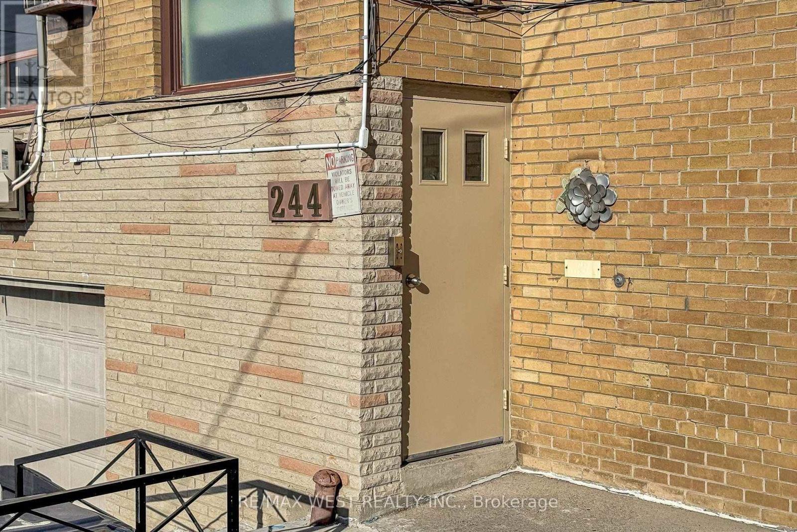 244 Overbrook Place, Toronto, Ontario  M3H 4R7 - Photo 2 - C14118006