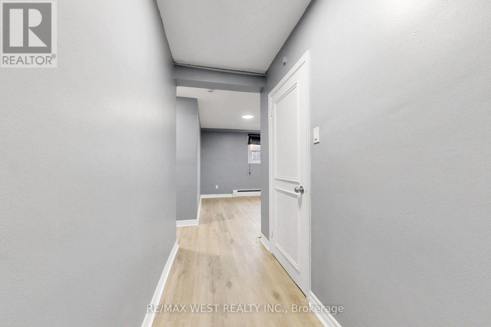 244 Overbrook Place, Toronto, Ontario  M3H 4R7 - Photo 4 - C14118006