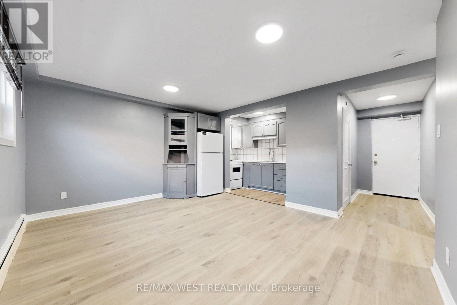 244 Overbrook Place, Toronto, Ontario  M3H 4R7 - Photo 7 - C14118006