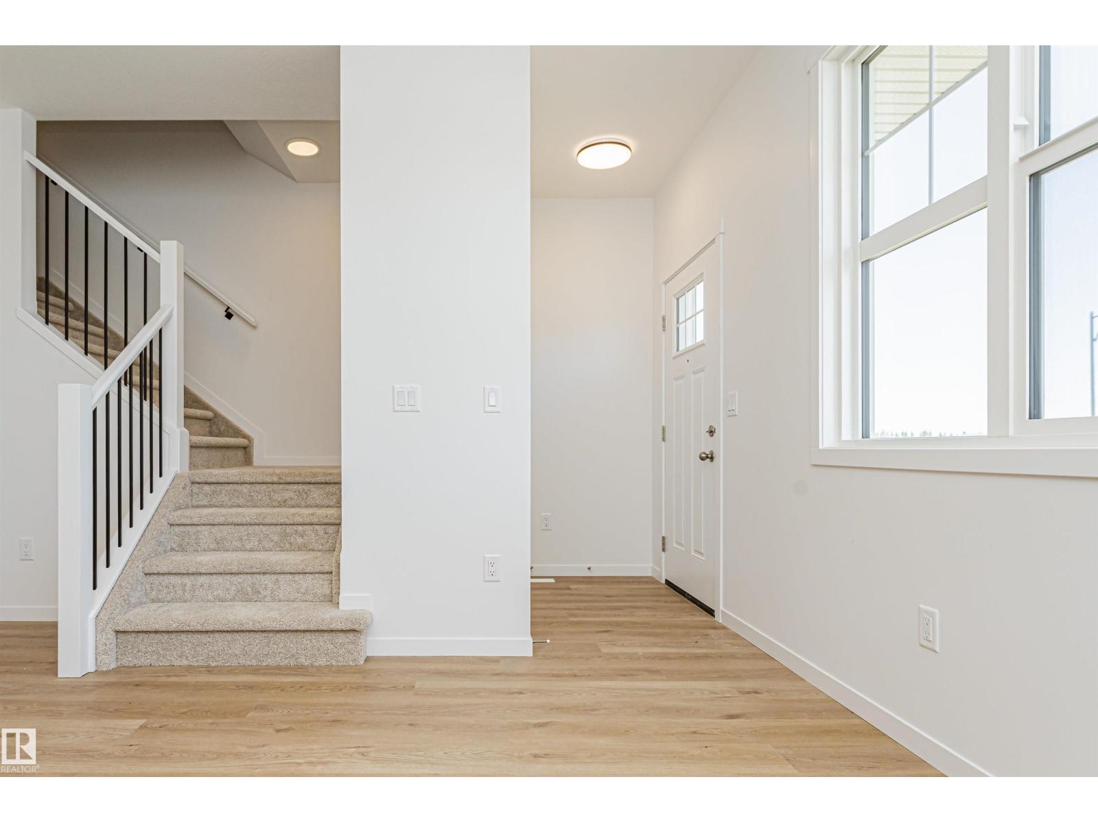 3896 Wren Cr NW, Edmonton, Alberta  T5S 0S9 - Photo 2 - E4514325