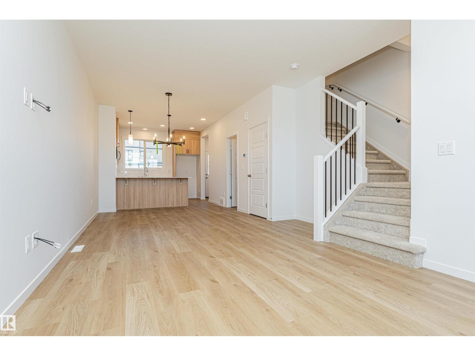 3896 Wren Cr NW, Edmonton, Alberta  T5S 0S9 - Photo 4 - E4514325
