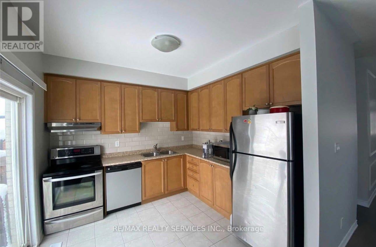 91 Daden Oaks Drive, Brampton, Ontario  L6P 3R9 - Photo 6 - W14117944