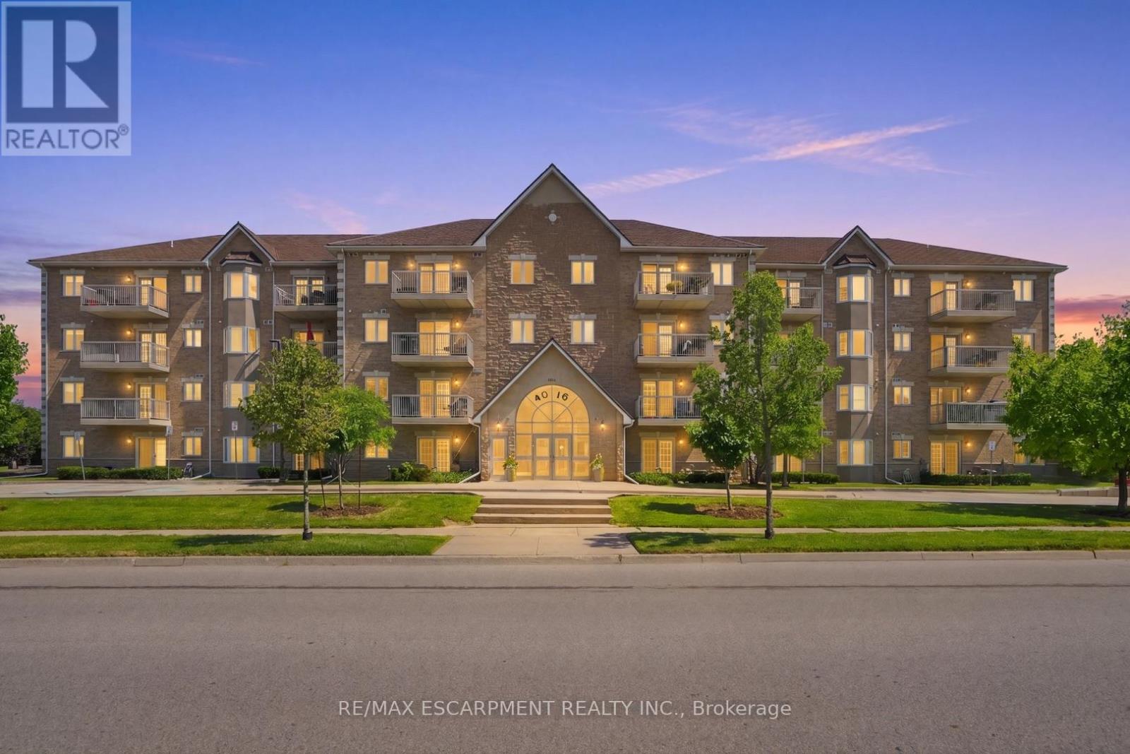 101 - 4016 Kilmer Drive, Burlington, Ontario  L7M 5A7 - Photo 2 - W14118018