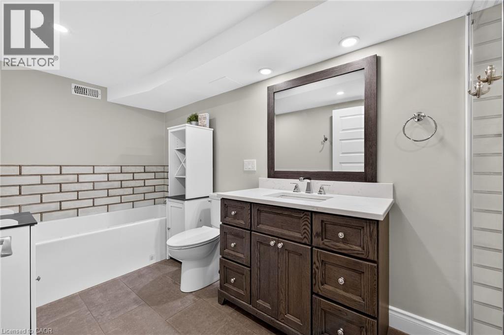 102 Lovers Lane, Ancaster, Ontario  L9G 1G7 - Photo 36 - 40873908