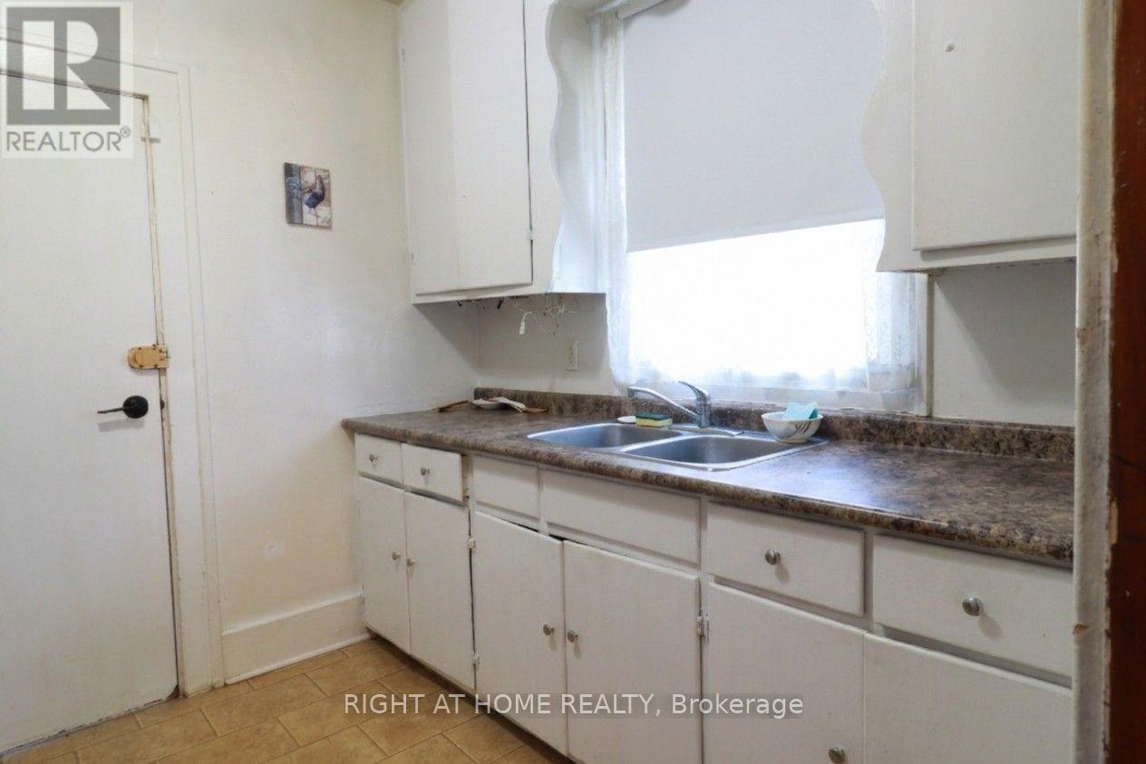 132 Victoria Street S, Sarnia, Ontario  N7T 2T1 - Photo 12 - X14118080