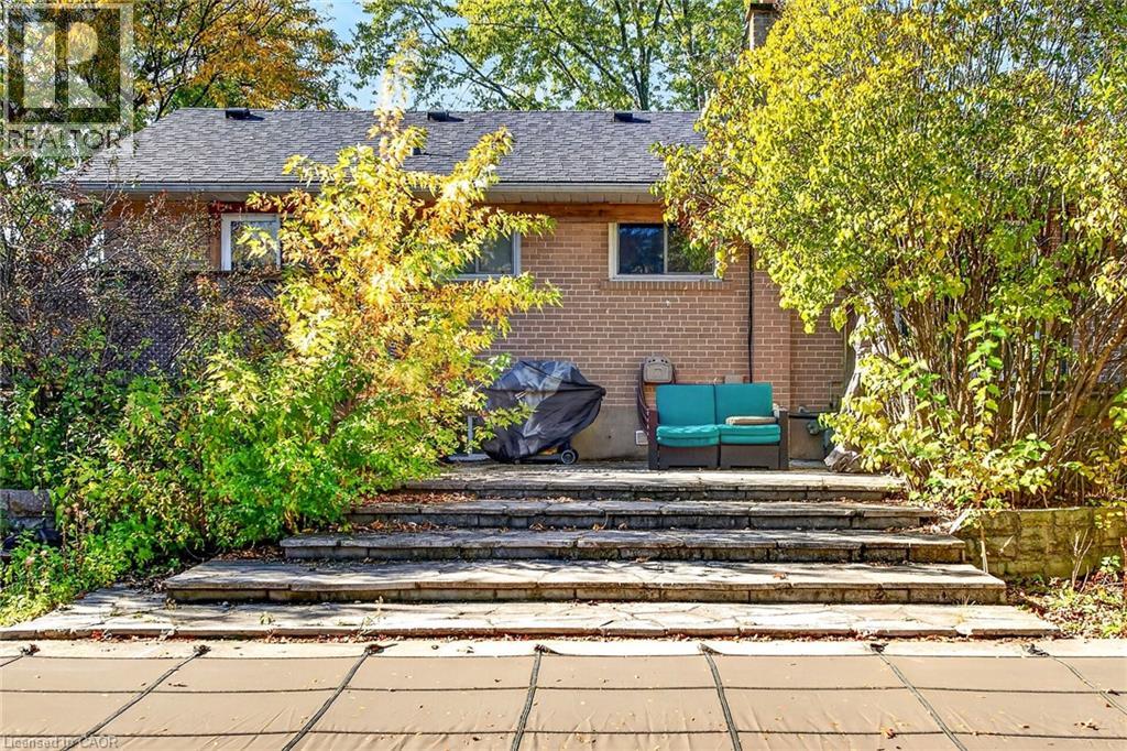 363 Duncombe Drive, Burlington, Ontario  L7L 4M2 - Photo 11 - 40873949