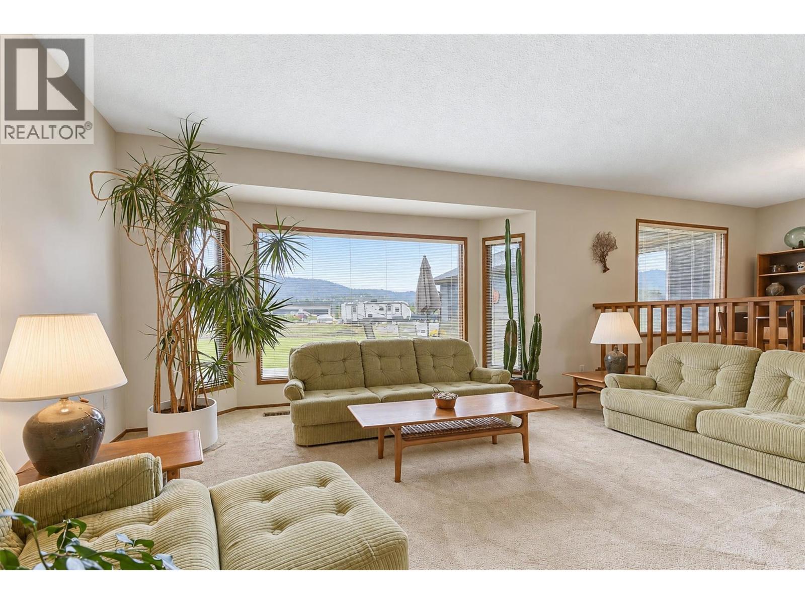 392 Valley Road N Kelowna, BC V1V2G1_9