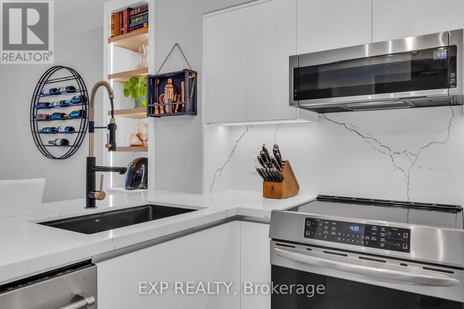 806 - 2181 Yonge Street, Toronto, Ontario  M4S 3H7 - Photo 10 - C14118050