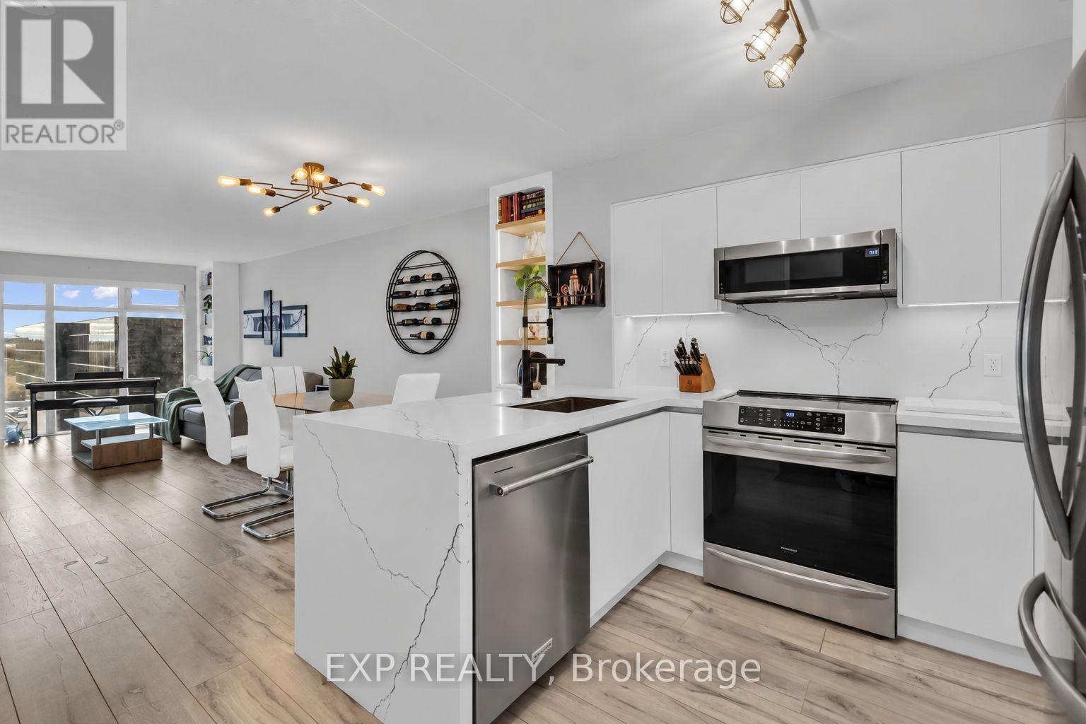 806 - 2181 Yonge Street, Toronto, Ontario  M4S 3H7 - Photo 14 - C14118050