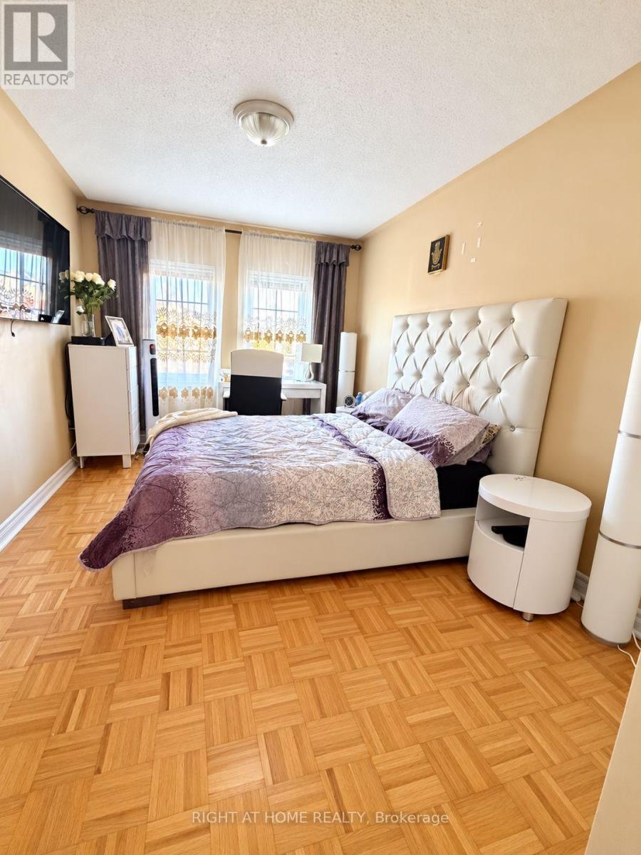 205 Deepsprings Crescent, Vaughan, Ontario  L6A 3L3 - Photo 8 - N14118252