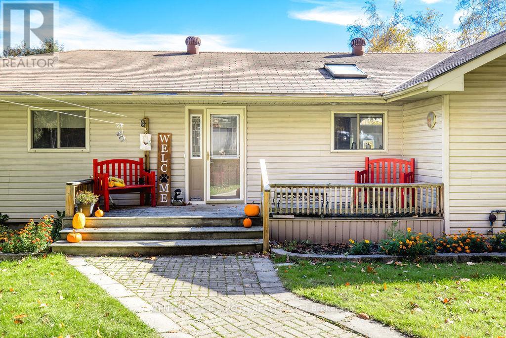 1909 Mcleod Drive, Severn, Ontario  P0E 1N0 - Photo 2 - S14118214