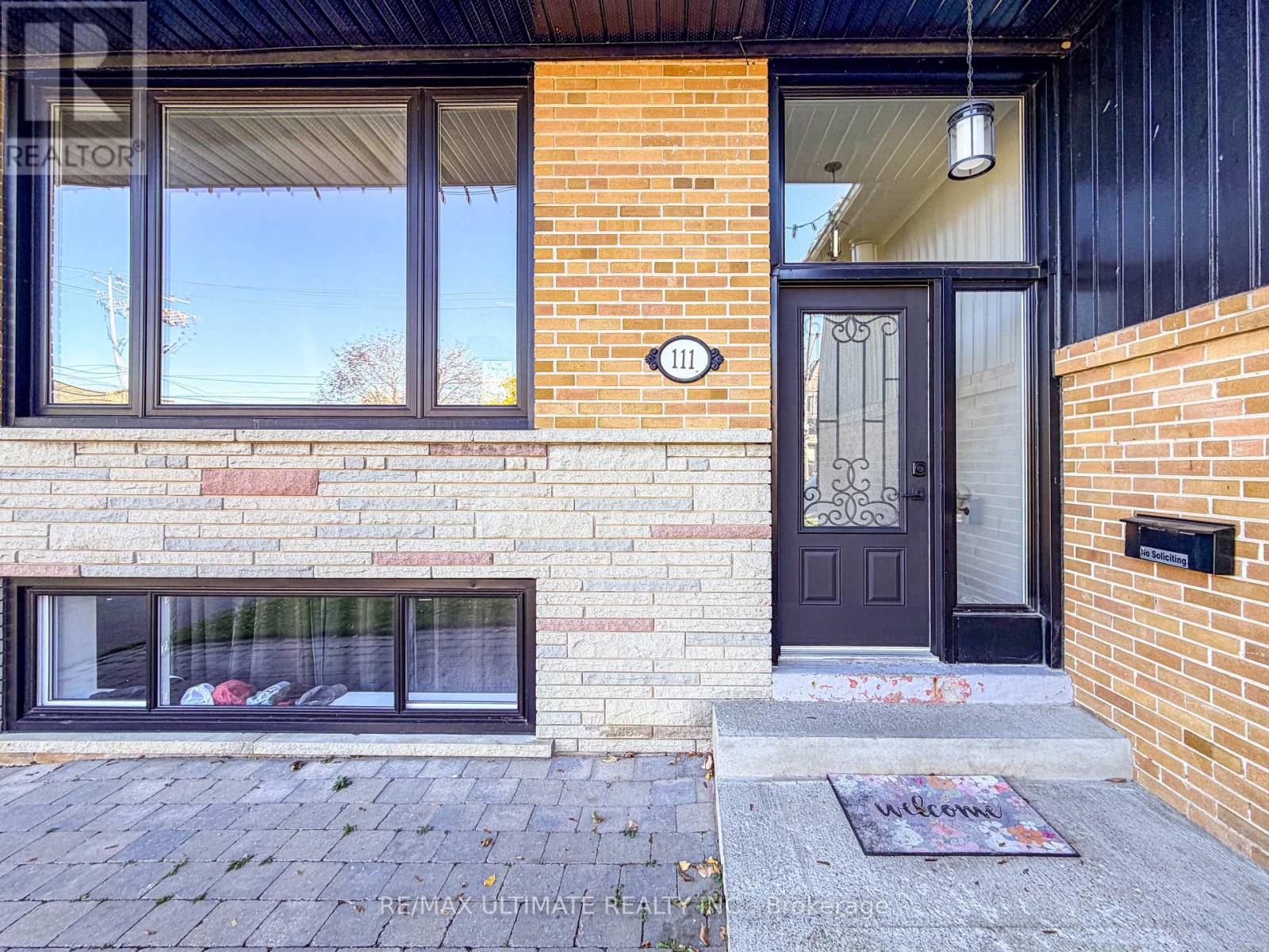 Main - 111 Combe Avenue, Toronto, Ontario M3H 4J8 - Photo 2 - C14109148