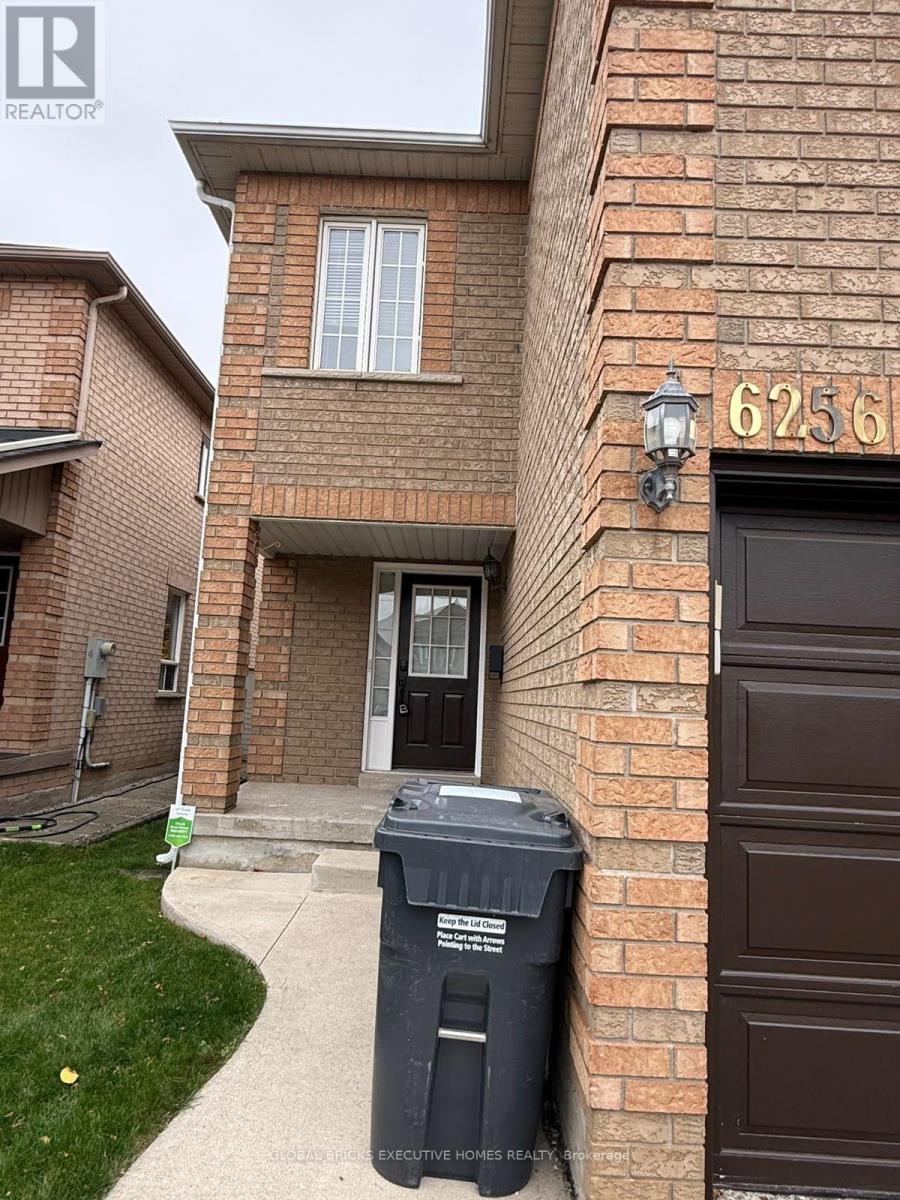 6256 Avonhurst Drive N, Mississauga, Ontario  L5N 7V2 - Photo 2 - W14111870