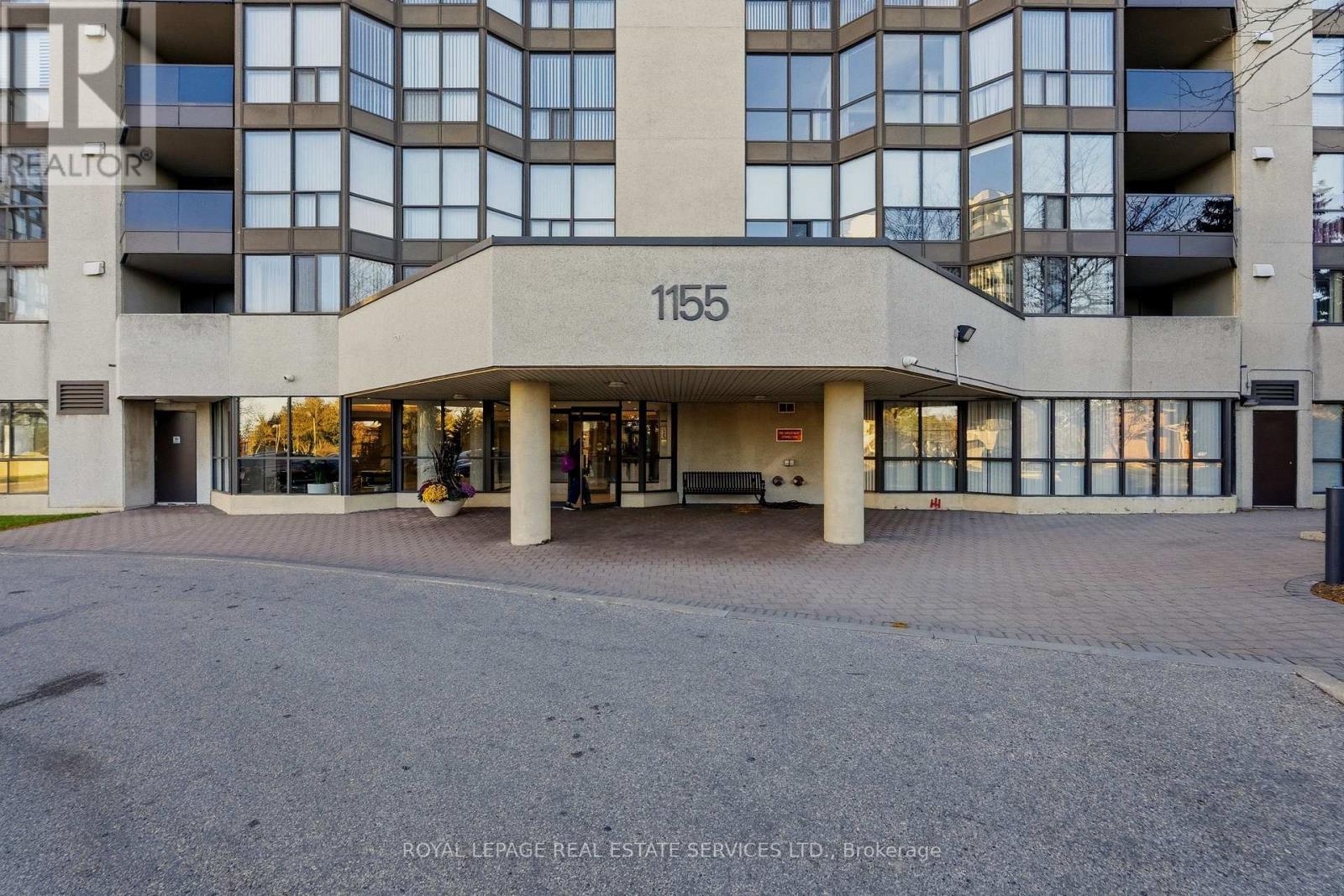 1004 - 1155 Bough Beeches Boulevard, Mississauga, Ontario  L4W 4N2 - Photo 2 - W14115052