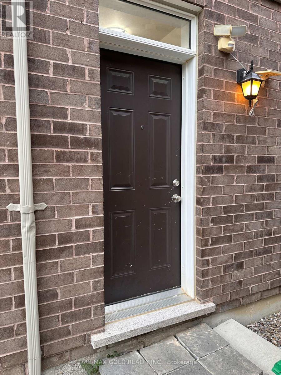 41 Callandar Road, Brampton, Ontario  L7A 0H1 - Photo 2 - W14118246