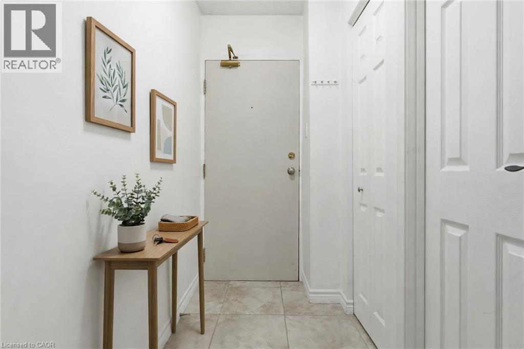 500 Westmount Road W Unit# 408, Kitchener, Ontario  N2M 5M9 - Photo 2 - 40874100
