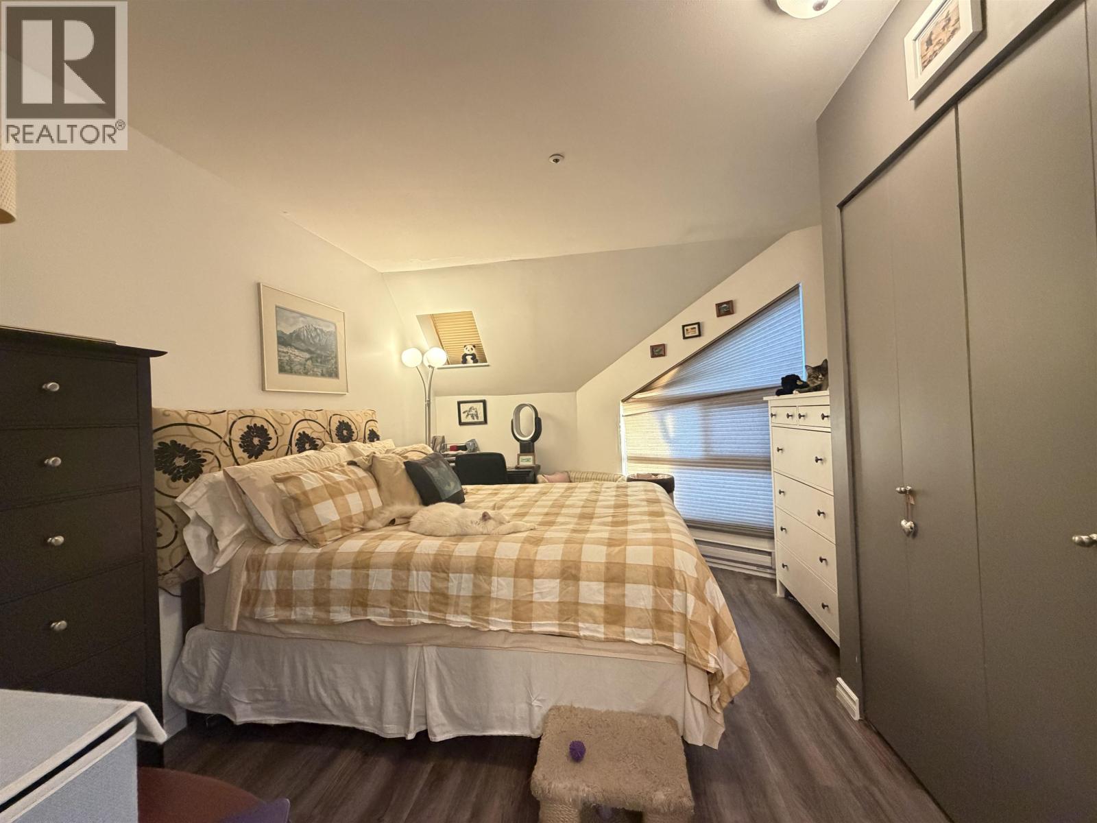 C 733 W 16TH AVENUE