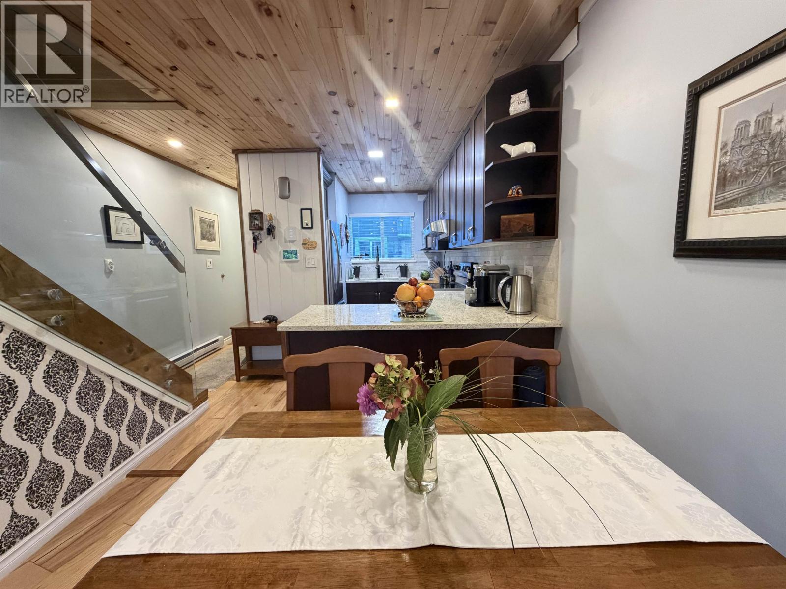 C 733 W 16TH AVENUE