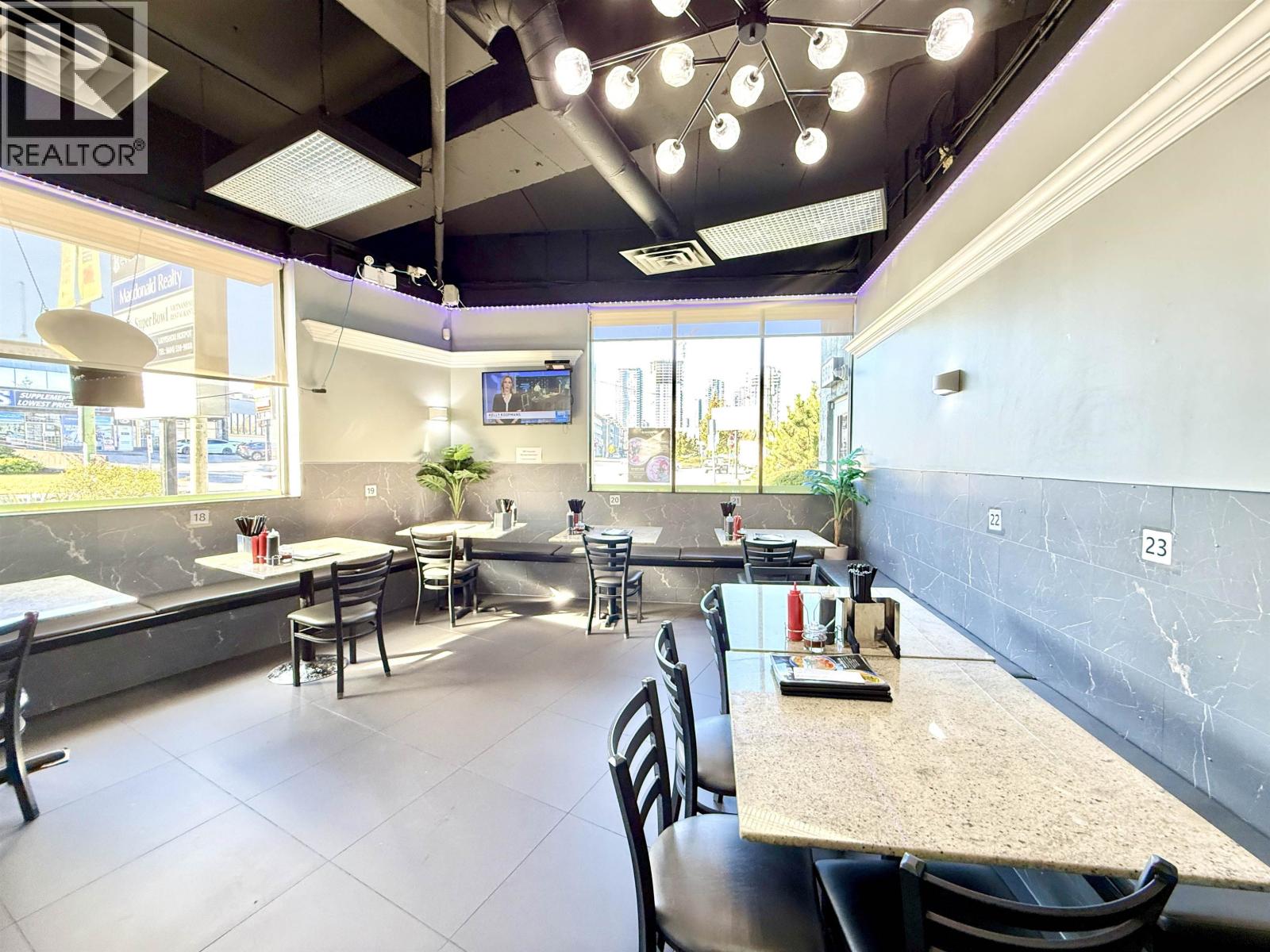5505 Kingsway, Burnaby, British Columbia  V5H 2G1 - Photo 3 - C8083106