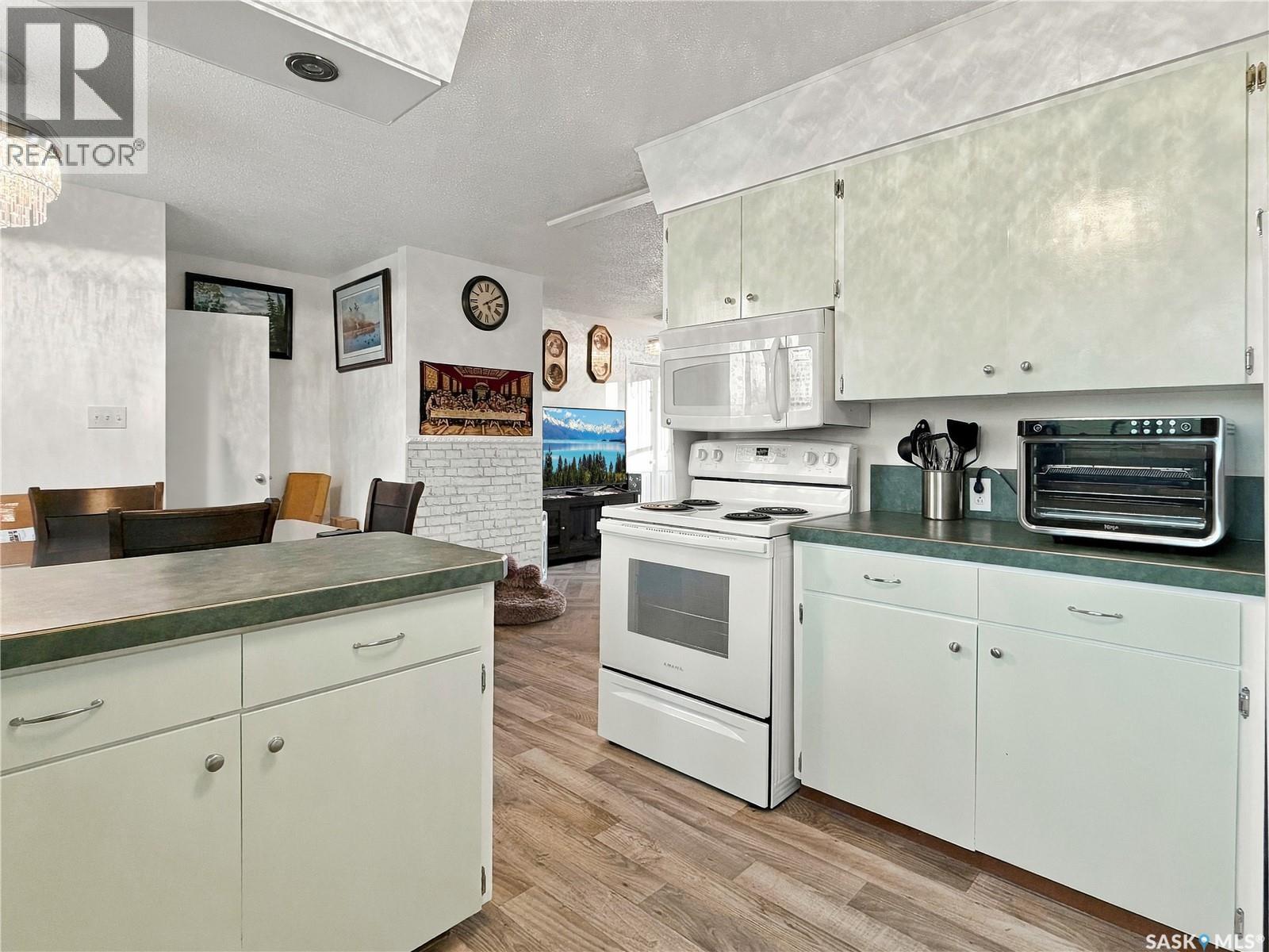 121 Allen Drive, Swift Current, Saskatchewan S9H 3A2 - Photo 7 - SK051900