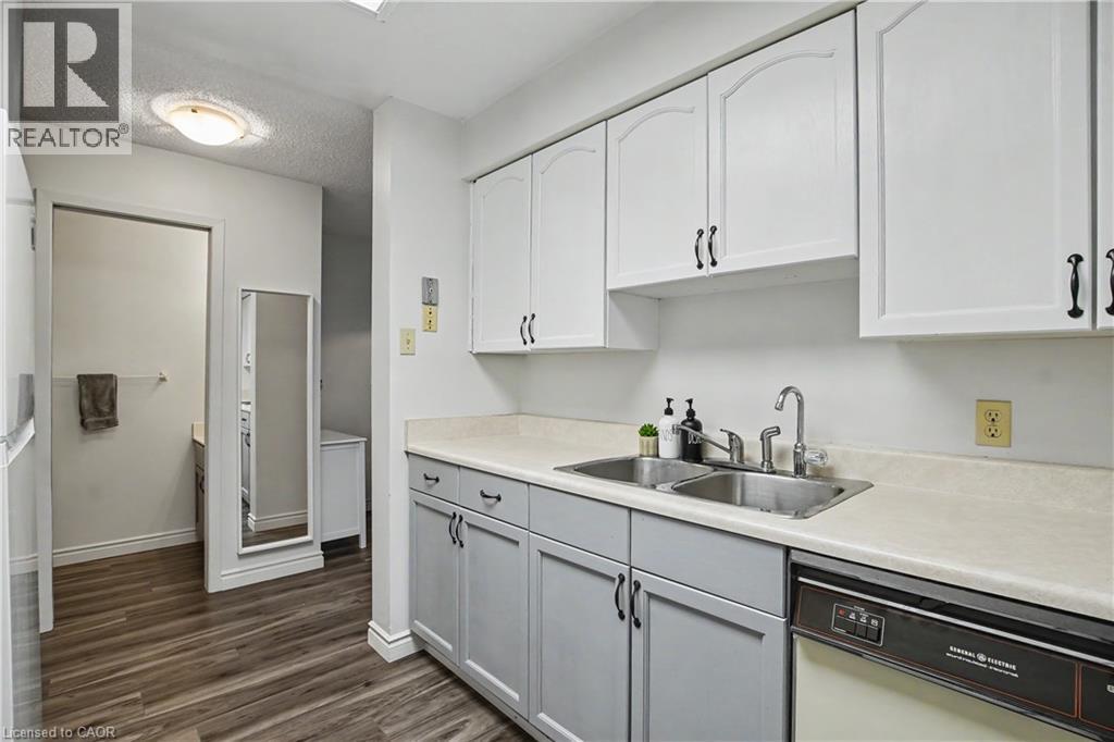 20 Ellen Street E Unit# 207, Kitchener, Ontario  N2H 6R7 - Photo 5 - 40871951