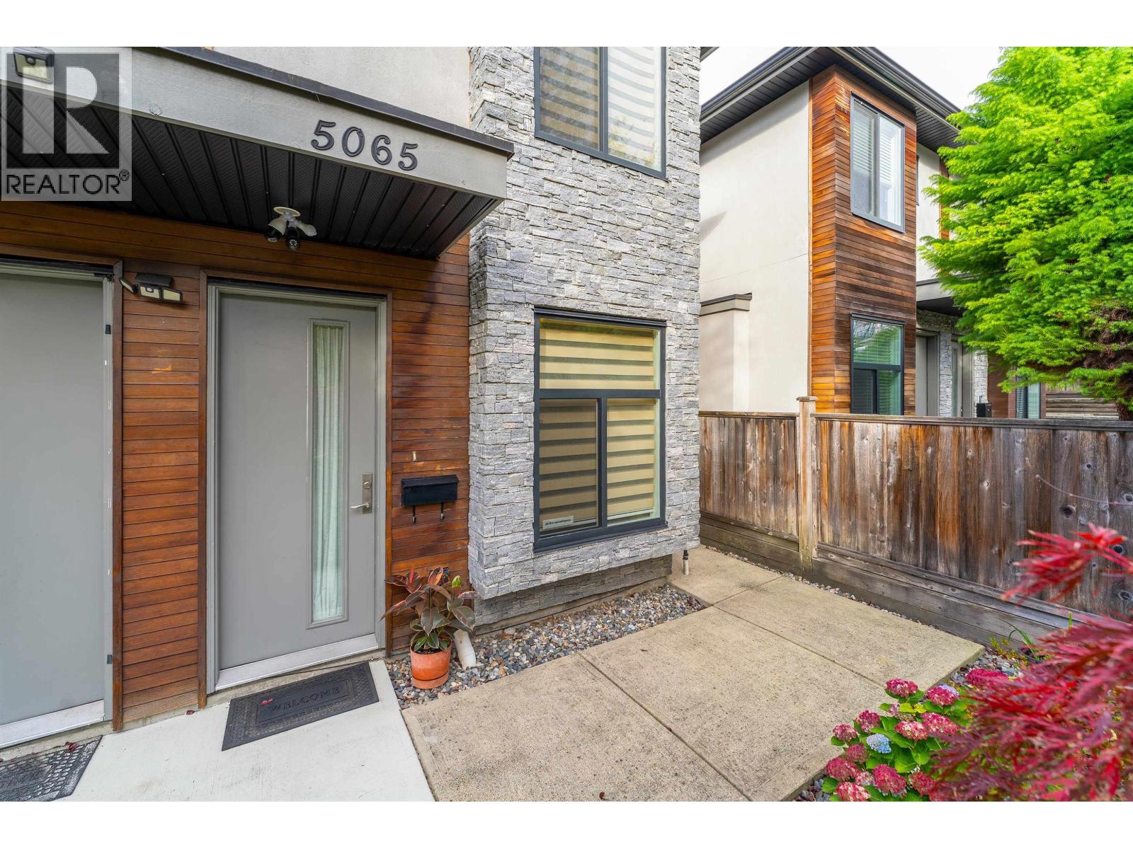 5065 Dominion Street, Burnaby, British Columbia  V5G 1C8 - Photo 2 - R3178527